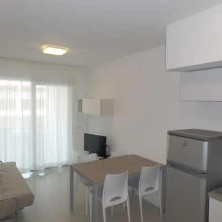 Modern Retreat With Private Pool 公寓 比比翁